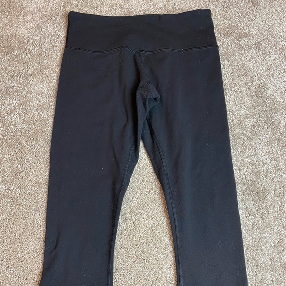 Lululemon Sz 4 black Capri leggings - Picture 3 of 3